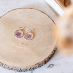 Boucles d’oreilles rose pastel faites main • Cadeau artisanal pour femme douce et stylée / Roze handgemaakte oorbellen • Origineel vrouwencadeau • Zacht en vrouwelijk design / Soft pink handmade earrings • Ideal gift for stylish women • Feminine and delicate design