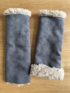 Photo de l'article Mitaines en suédine grise – Élégantes, faites main, toucher doux