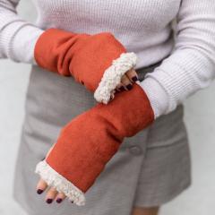 Mitaines doublées polaire pour mains frileuses • Création belge artisanale • Tendance automne hiver / Teddy gevoerde wanten voor koude handen • Belgische handgemaakte creatie • Herfst-winter must-have / Lined mittens for cold hands • Handmade in Belgium • Fall-winter cozy trend