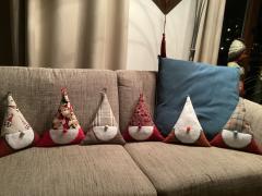 Famille de gnomes de Noël – déco festive originale, cadeau fait main pour embellir votre intérieur / Familie kerstgnomes – originele en warme feestdecoratie, handgemaakt cadeau voor thuis / Christmas gnome family – handmade and cosy festive decoration, perfect gift idea