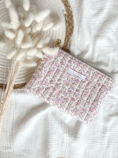 Trousse plate matelassée à motif – accessoire délicat à glisser dans un coffret / Plat etui met gewatteerde stof en motief – charmant kerstaccessoire / Quilted flat pouch with pattern – elegant gift accessory