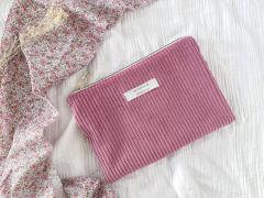 Trousse en velours vieux rose – intérieur fleuri, délicatesse faite à la main / Fluwelen pouch in oudroze met bloemenvoering – romantisch handwerk / Old pink velvet pouch with floral lining – romantic handmade treat