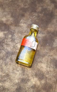 Huile artisanale pour entretenir et sublimer le bois – fait main avec passion / Ambachtelijke olie voor hout – met liefde gemaakt / Handmade wood care oil – nourish and beautify wood naturally. Oroq