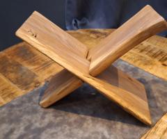 Support pliant en hêtre massif – Fait main pour partitions, livres et tablettes / Opvouwbare boeken- en muziekstandaard in massief beukenhout – Handgemaakt / Folding solid beechwood stand – Handmade for books, sheet music and tablets "Oroq"