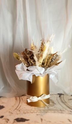 Composition de fleurs séchées champagne – tons dorés et beiges élégants, décoration artisanale pour offrir / Droogbloemencompositie in champagnetinten – elegante goud- en beige tinten, ambachtelijke decoratie om te schenken / Champagne dried flower arrangement – elegant gold and beige tones, handmade decoration for gifting