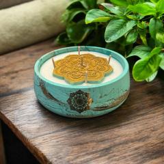 Photo de l'article Bougie XXL parfum Noble Oud – Pot jesmonite marbré vert & doré, 110h d’élégance boisée