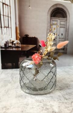 Vase art déco artisanal avec mini bouquet séché – élégance texturée et unique / Ambachtelijke art deco vaas met droogbloemen mini-boeket – unieke en elegante textuur / Handmade art deco vase with dried flower mini bouquet – unique textured elegance