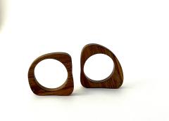 Ronds de serviette mariage en bois noyer – set artisanal chic pour cérémonie / Walnoothouten servetringen huwelijk – stijlvolle ambachtelijke set voor ceremonie / Walnut napkin rings wedding – stylish handmade ceremony set