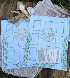 Tapis de tirage celte Barbare Shop – guide de position pour 10 cartes, inspiration celtique, imprimé en Belgique / Keltisch tarotdoek met posities voor 10 kaarten – Belgische druk / Celtic spread cloth with 10 card positions – Belgian-made, by Barbare Shop