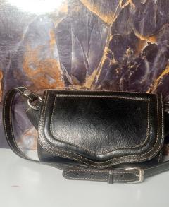 Sac à main noir en cuir de seconde main, modèle Lauranne, maroquinerie de créateur / Zwarte handtas van tweedehands leer, model Lauranne, ontwerperslederwaren / Black second-hand leather handbag, Lauranne model, designer leather goods