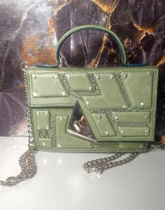 Sac à main en cuir vert clouté, modèle Jeane, maroquinerie créative fait main / Groene leren handtas met studs, model Jeane, creatieve handgemaakte lederwaren / Green studded leather handbag, Jeane model, creative handmade leather goods