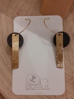 Boucles d’oreilles béton et laiton, pigments naturels, bijou artisanal fait main à Mons / Oorbellen in beton en messing, natuurlijke pigmenten, handgemaakt sieraad uit Mons / Concrete and brass earrings, natural pigments, handmade jewelry from Mons