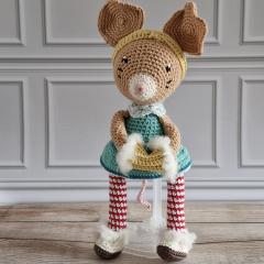 Souris d’hiver au crochet, fait main, douce et mignonne, cadeau idéal pour naissance ou décoration / Wintermuis gehaakt, handgemaakt, zacht en schattig, ideaal geboortecadeau of decoratie / Winter mouse crochet, handmade, soft and cute, perfect baby gift or decor