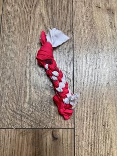 Petit jouet à mâcher pour chien – Corde rouge et blanche, artisanale et résistante / Klein kauwspeelgoed voor hond – Rood-wit touw, handgemaakt en sterk / Small chew toy for dog – Red and white rope, handmade and durable
