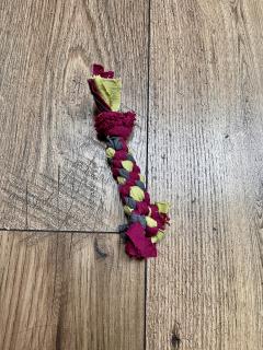 Petit jouet bordeaux & rose – corde lavable pour Cavalier King Charles ou Beagle / Klein bordeaux & roze speeltje – wasbaar touw voor Cavalier King Charles of Beagle / Small bordeaux & pink toy – washable rope for Cavalier King Charles or Beagle