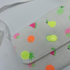 Lexie Bag enfant blanc avec fruits fluo imprimés – Summer / Lexie kindertas met fluo fruitprint op wit / White Lexie bag with neon fruit print – Summer edition