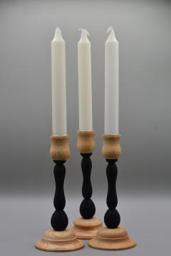 Chandeliers artisanaux en bois contrasté – fabrication locale belge / Ambachtelijke kandelaars in contrasterend hout – lokaal Belgisch vakmanschap / Handmade candle holders in contrasted wood – Belgian craftsmanship