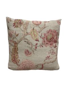 Coussin fleuri romantique et chaleureux – touche artisanale pour le salon / Romantisch kussen met bloemenprint – warme ambachtelijke toets / Floral artisan cushion – cozy and handmade touch for your home