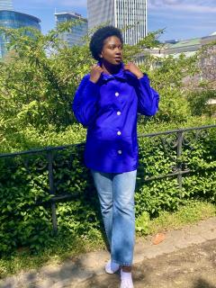 Photo de l'article Bise Bleu Royal – Trench imperméable mi-cuisse & ceinture ajustée, allure majestueuse