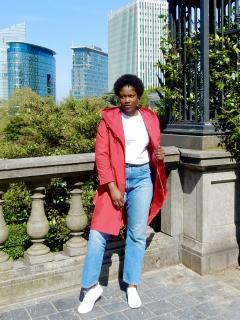 Photo de l'article Veste de pluie Mistral – Red Sunset – silhouette structurée & pochette intégrée – Taille 1/S-M