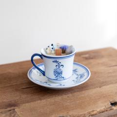 Bougie parfumée dans tasse à espresso en porcelaine – création artisanale / Geurkaars in porseleinen espressokop – ambachtelijke creatie / Scented candle in porcelain espresso cup – handcrafted creation Mum's candle