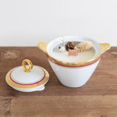 Bougie artisanale coulée dans un sucrier en porcelaine vintage – décoration unique / Ambachtelijke kaars gegoten in vintage porseleinen suikerpot – uniek decoratief stuk / Handmade candle poured in vintage porcelain sugar bowl – unique decorative piece Mums Candle
