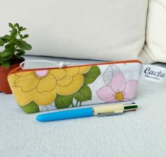 Trousse Boucle d’or – Coton fleuri jaune, orange & rose style seventies vintage, CACTU / Etui Boucle d’or – Gele, oranje & roze bloemenkatoen seventies vintage, CACTU / Boucle d’or pouch – Yellow, orange & pink floral cotton seventies vintage, CACTU