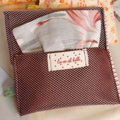 Pochette et 5 lingettes lavables en tissu, création artisanale zéro déchet / Stoffen etui met 5 wasbare doekjes, handgemaakte zero waste creatie / Fabric pouch with 5 washable wipes, handmade zero waste creation