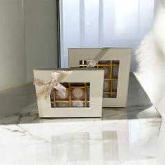 Coffret de 16 fondants parfumés artisanaux – cire de soja naturelle et parfums de Grasse, cadeau bien-être cocooning, fabrication artisanale en Belgique / Doos met 16 geparfumeerde fondants – natuurlijke sojawas en parfums uit Grasse, handgemaakt in België, origineel wellness geschenk / Box of 16 scented wax melts – natural soy wax with Grasse perfumes, handmade in Belgium, artisanal wellness gift