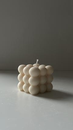 Bougie sculptée forme bulle – design tendance et cire végétale / Bubbelvormige kaars – trendy design in plantaardige was / Bubble-shaped sculpted candle – stylish design, natural wax Idée cadeau artisanal belge / Idee voor een ambachtelijk Belgisch cadeau / Handmade Belgian gift idea