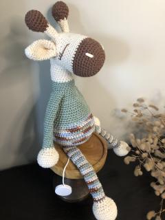 Boîte à musique girafe bébé, création artisanale lavable, compagnon tendre & cadeau de naissance / Muziekdoosje giraf baby, ambachtelijke wasbare creatie, zachte knuffel & geboortecadeau / Baby music box giraffe, washable handmade creation, tender companion & birth gift