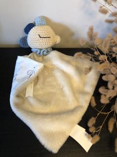 Doudou bébé Dino bleu, création fait main rassurante et câline, idée cadeau original naissance / Babyknuffel Dino blauw, handgemaakt en geruststellend, origineel geboortecadeau idee / Baby blue Dino comforter, handmade and soothing, original birth gift idea