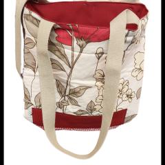 Grand sac cabas réversible en tissu fleuri & vichy rouge, touche simili cuir – création artisanale / Grote omkeerbare draagtas met bloemenstof & rood ruitje, detail kunstleer – handgemaakt / Large reversible tote bag floral fabric & red vichy, faux leather detail – handmade