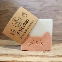 Savon doux Cap des Tentes “P’tit Chat” – enfant, vanille & fraise, sans huile essentielle / Zachte kinderzeep Cap des Tentes “P’tit Chat” – vanille & aardbei, zonder essentiële olie / Gentle kids’ soap Cap des Tentes “P’tit Chat” – vanilla & strawberry, no essential oils