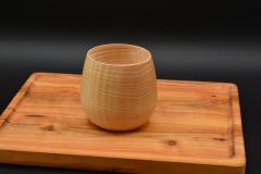 Photo de l'article Tasse 1 – tasse artisanale lisse en bois de frêne clair, minimaliste