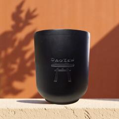 Bougie artisanale Daozen Torii vin chaud grand format – parfum épicé et festif – durée 75h / Ambachtelijke kaars Daozen Torii glühwein groot formaat – kruidige feestelijke geur – brandduur 75u / Daozen Torii artisanal candle mulled wine large size – spicy festive scent – 75h burn time