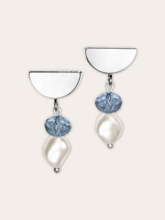 Boucles d’oreilles Selena en nacre et cristal bleu, style aérien et raffiné. / Selena oorbellen in parelmoer en blauw kristal, luchtige en verfijnde stijl. / Selena earrings in mother-of-pearl and blue crystal, airy and refined style.