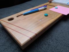 Planche d’écriture en bois artisanal – pratique et élégante / Handmade wooden writing board – practical and stylish / Ambachtelijke houten schrijftafel – praktisch en stijlvol