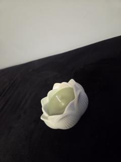 Bougie fleur en Jesmonite – élégance artisanale et naturelle / Jesmonite flower candle – artisanal and natural elegance / Jesmonite bloemenkaars – artisanale en natuurlijke elegantie