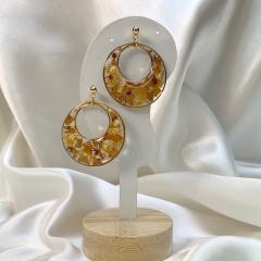 Boucles d’oreilles dorées naturelles – Esprit nature et raffinement / Nature-inspired golden earrings – Refined natural spirit / Natuur-geïnspireerde gouden oorbellen – Verfijnde natuurlijke stijl