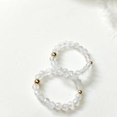 Photo de l'article Bague Cristal de Roche sur élastique – Pierre semi-précieuse personnalisable, faite main