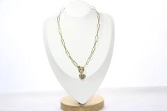 Collier doré artisanal belge avec pendentif cœur – bijou fantaisie fait main / Belgische handgemaakte fantasieketting met hartvormige hanger – lokaal ontwerp / Belgian handmade fantasy necklace with heart pendant – local and romantic design