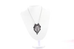 Collier en acier inoxydable avec pendentif métal noir, bijou moderne et élégant / Roestvrijstalen ketting met zwarte metalen hanger, modern en elegant juweel / Stainless steel necklace with black metal pendant, modern and elegant jewelry