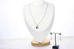 Collier & boucles duo de cœurs argentés – bijou artisanal romantique en acier inoxydable, cadeau d’amour / Zilveren ketting en oorbellen met duo harten – romantisch handgemaakt juweel in roestvrij staal, liefdesgeschenk / Silver necklace & earrings with heart duo – romantic handmade jewellery in stainless steel, love gift