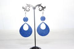 Boucles d'oreilles argentées ovale bleu pailleté – Style vibrant et artisanal / Zilverkleurige oorbellen blauwe glinsterende ovaal – Levendige handgemaakte stijl / Silver earrings glitter blue oval – Vibrant and handmade style