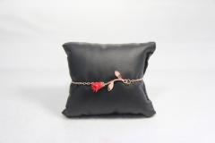 Bracelet doré avec fleur rose délicate – bijou raffiné fait main / Gold bracelet with delicate pink flower – refined handmade jewelry / Gouden armband met delicate roze bloem – verfijnd handgemaakt juweel