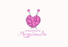 Logo officiel de Les créations de Menounouche, marque belge d’accessoires crochetés faits main. Symbole de créativité, de douceur et d’artisanat local à retrouver sur Wimzzi.com. / Logo van Les créations de Menounouche – Belgisch handgemaakte haakcreaties vol kleur en zachtheid. / Official logo of Les créations de Menounouche, Belgian handmade crochet brand celebrating color, care, and local craftsmanship.