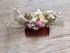 Peigne fleurs séchées tons blush & champagne – coiffure bohème chic / Haarkam met blush en champagnetinten – droogbloemen / Blush & champagne toned flower comb – boho wedding or party look