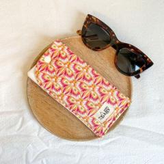 Foto van het artikel DRAGONFLY – Handgemaakt brillenetui – gerecycleerde stof & unieke motieven