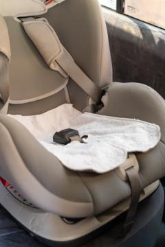 Alèse imperméable pour siège auto bébé – protège-siège anti-accident, lavable et certifié OEKO-TEX / Waterdichte autohoes voor babyzitje – wasbaar en veilig / Waterproof baby car seat liner – washable OEKO-TEX cover, anti-leak protection